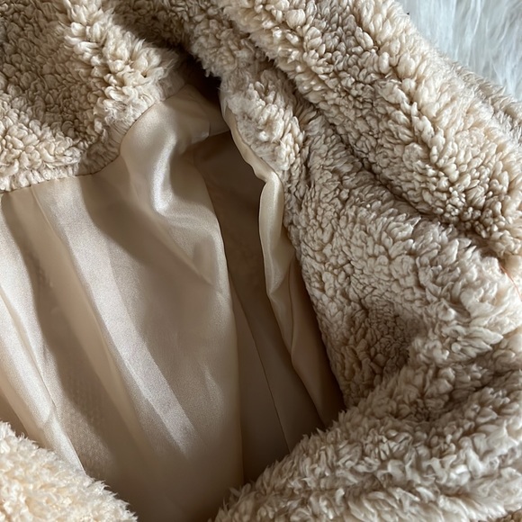 Coat - Picture 4 of 5